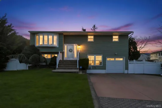 $775,000 | 178 Missouri Avenue, Bay Shore, NY 11706