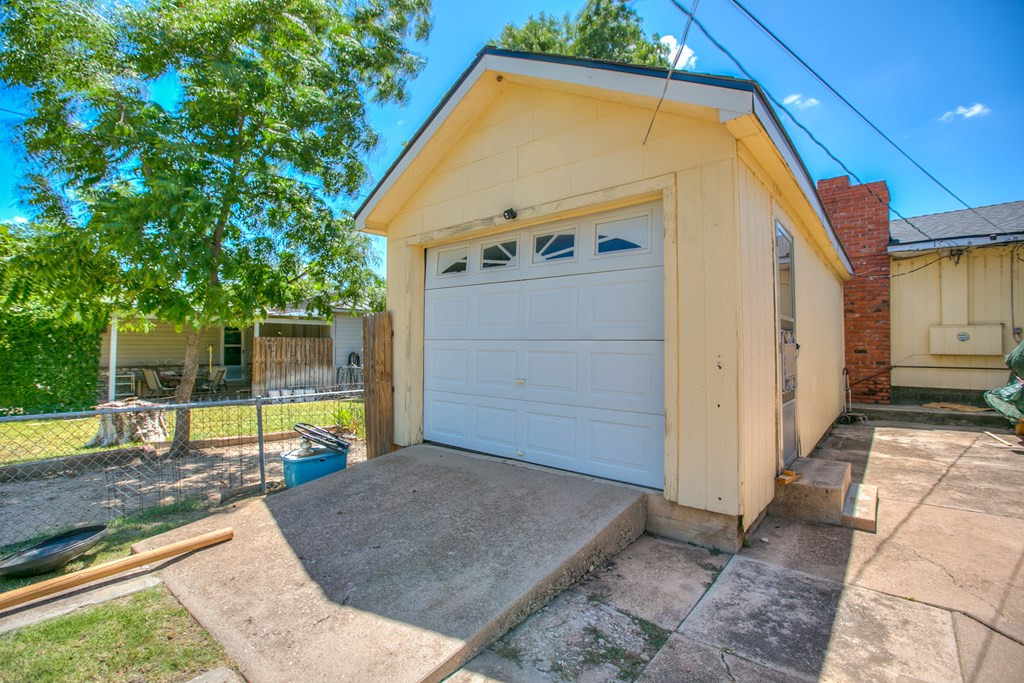 202 Sharp Avenue Ballinger, TX 76821 - Photo 27 of 32 Photo 27