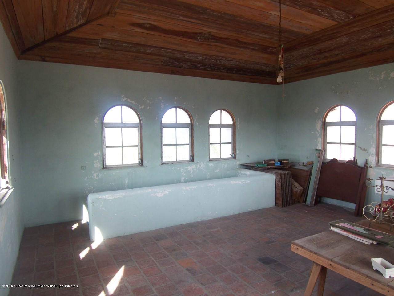 79 Middle Road Palm Beach, FL 33480 - Photo 23 of 24 a living room with furniture and a window