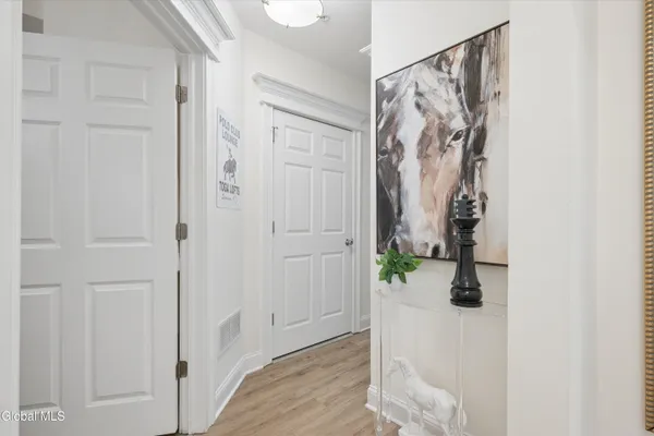 $2,800 | 425 Broadway, Unit 2, Saratoga Springs, NY 12866