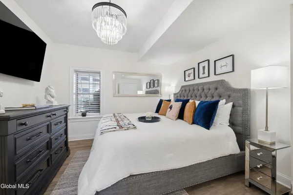 $2,800 | 425 Broadway, Unit 2, Saratoga Springs, NY 12866