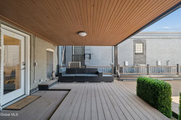 $2,800 | 425 Broadway, Unit 2, Saratoga Springs, NY 12866
