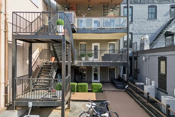 $2,800 | 425 Broadway, Unit 2, Saratoga Springs, NY 12866