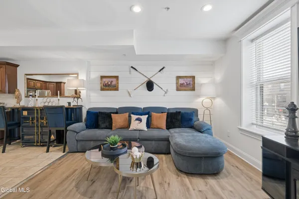 $2,800 | 425 Broadway, Unit 2, Saratoga Springs, NY 12866