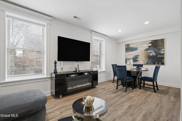 $2,800 | 425 Broadway, Unit 2, Saratoga Springs, NY 12866