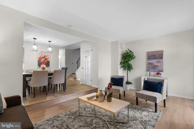 $3,100 | 1713 Redgate Farms Court, Rockville, MD 20850