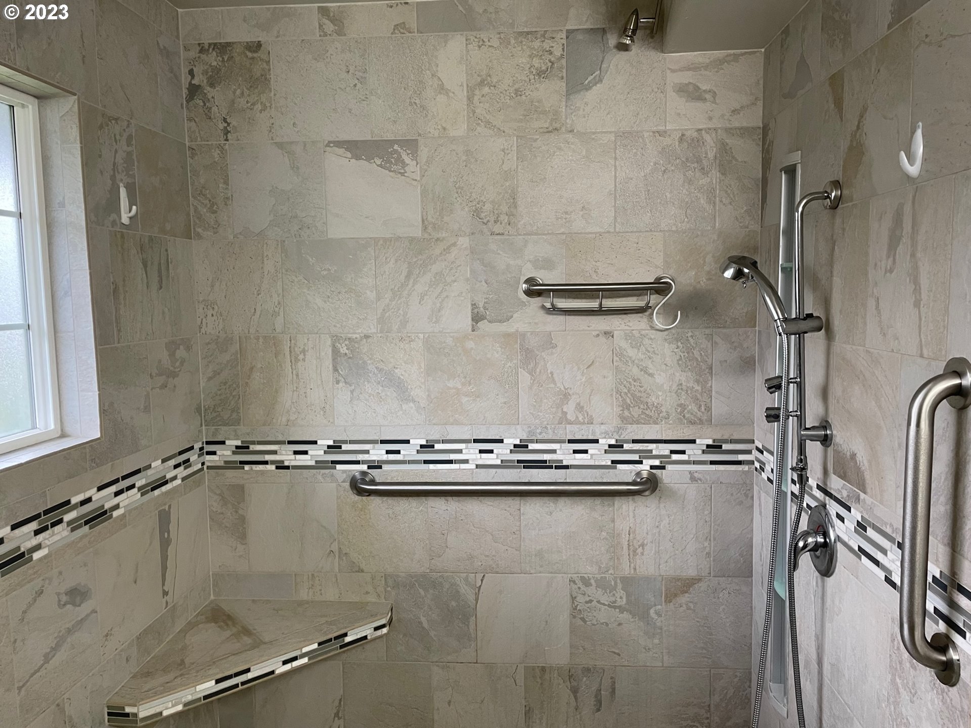 3010 Morris Place Reedsport, OR 97467 - Photo 26 of 32 Bathroom