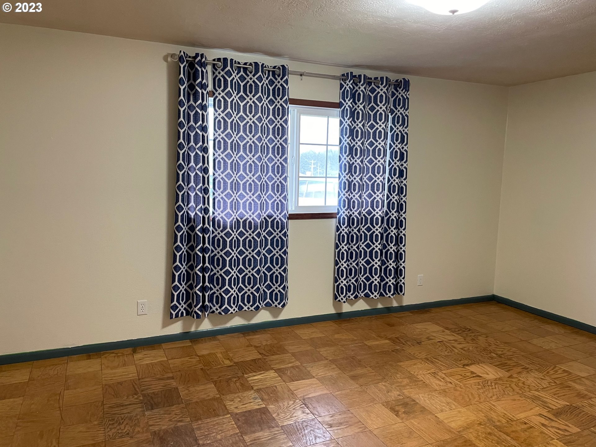 3010 Morris Place Reedsport, OR 97467 - Photo 32 of 32 Bedroom, Owner's Suite