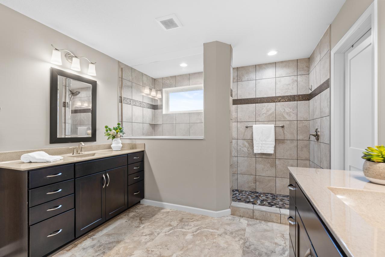 16894 Reeder Ridge Eden Prairie, MN 55347 - Photo 34 of 64