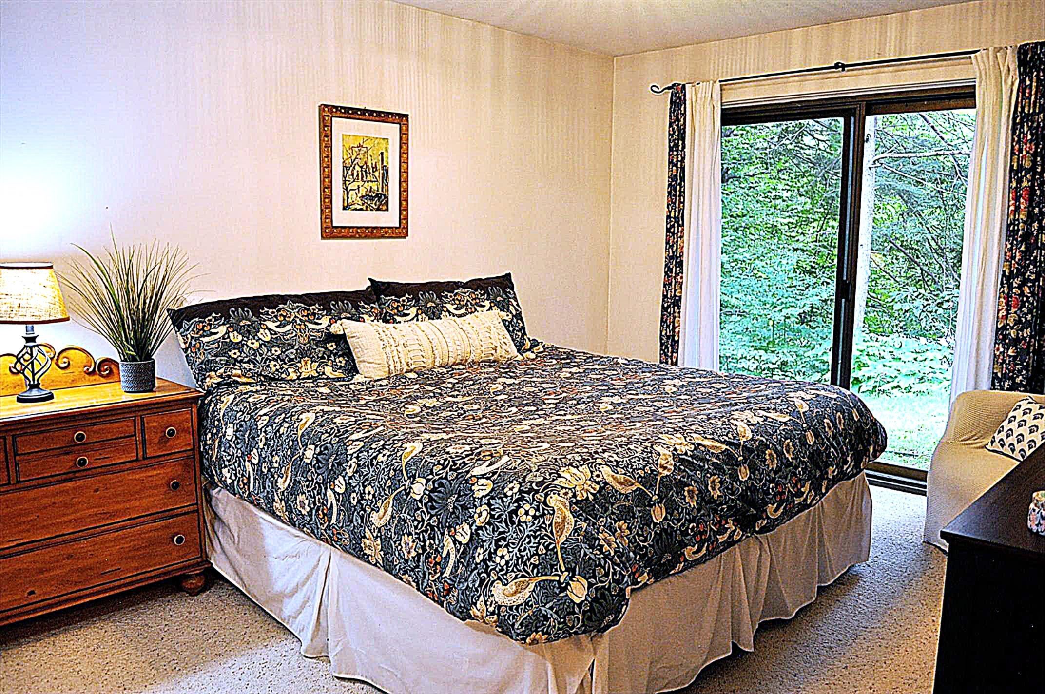 253 Old Quechee Road, Unit 5C Hartford, VT 05059 - Photo 18 of 25 Gallery Image 18