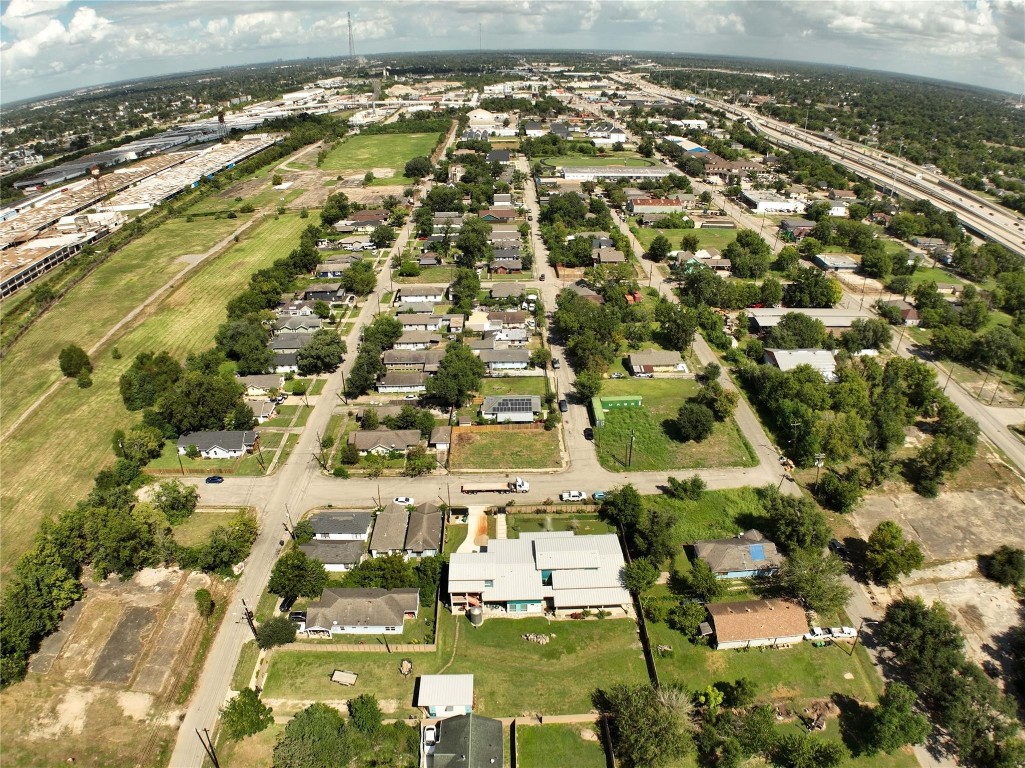 2511 Jones Street Houston, TX 77026 - Photo 8 of 9