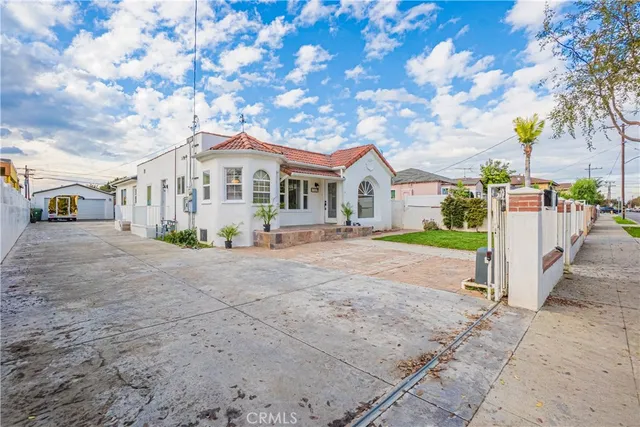 $3,500 | 11639 Menlo Avenue, Hawthorne, CA 90250