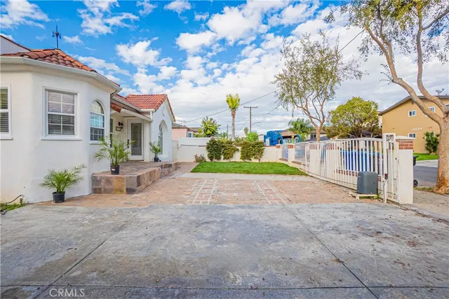 $3,500 | 11639 Menlo Avenue, Hawthorne, CA 90250