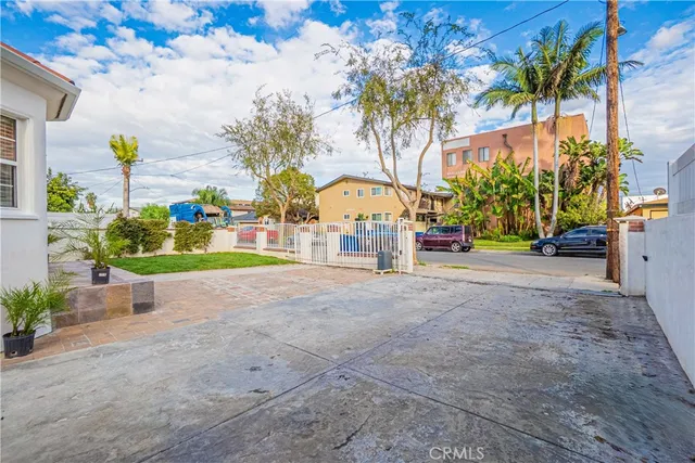 $3,500 | 11639 Menlo Avenue, Hawthorne, CA 90250