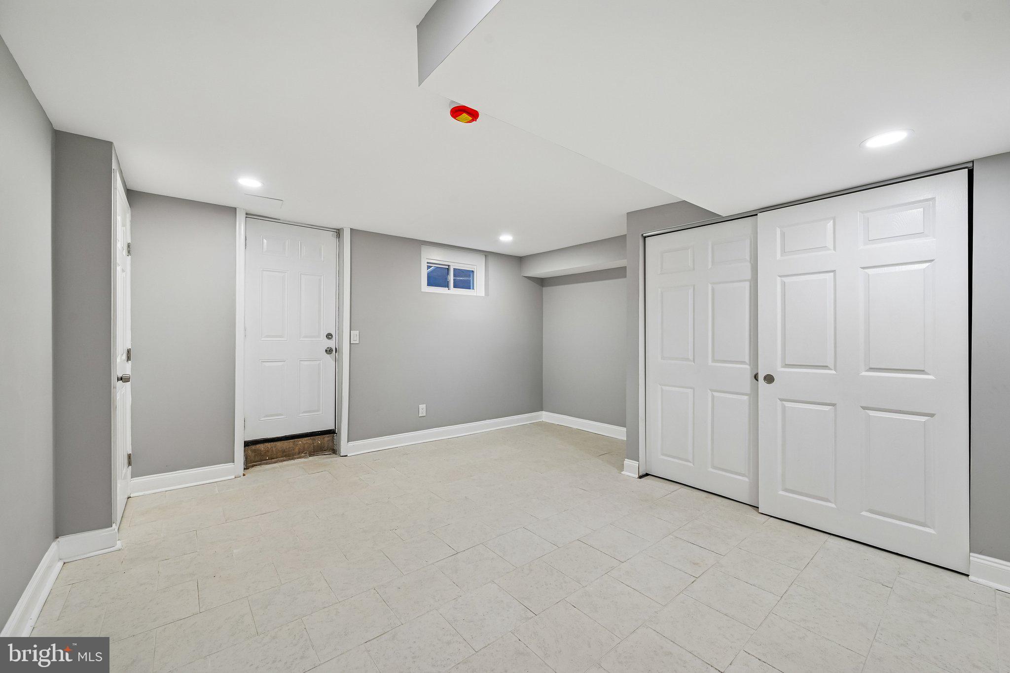 628 Roundview Road Baltimore, MD 21225 - Photo 31 of 43