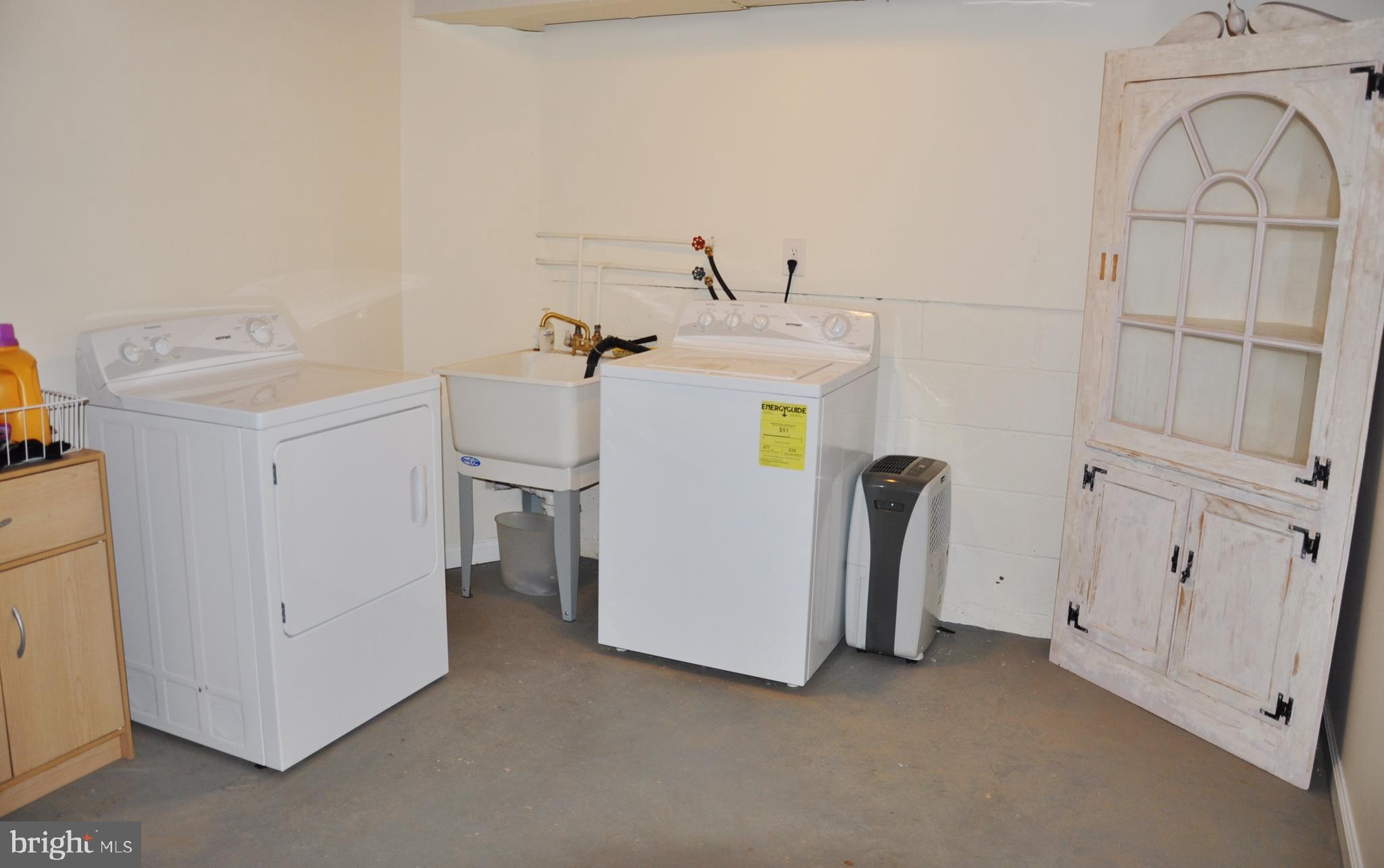 913 Cromwell Bridge Road Towson, MD 21286 - Photo 2 of 67 laundry room