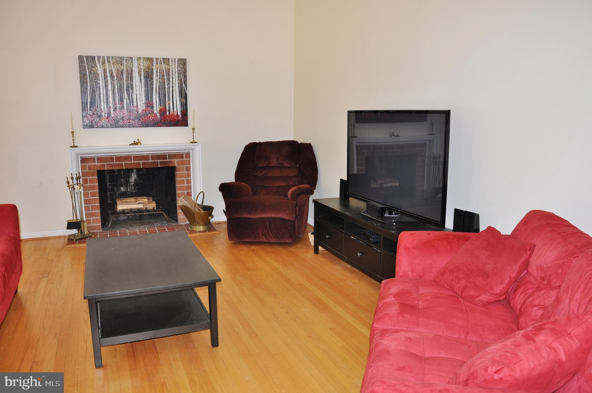913 Cromwell Bridge Road Towson, MD 21286 - Photo 20 of 67 Living Room