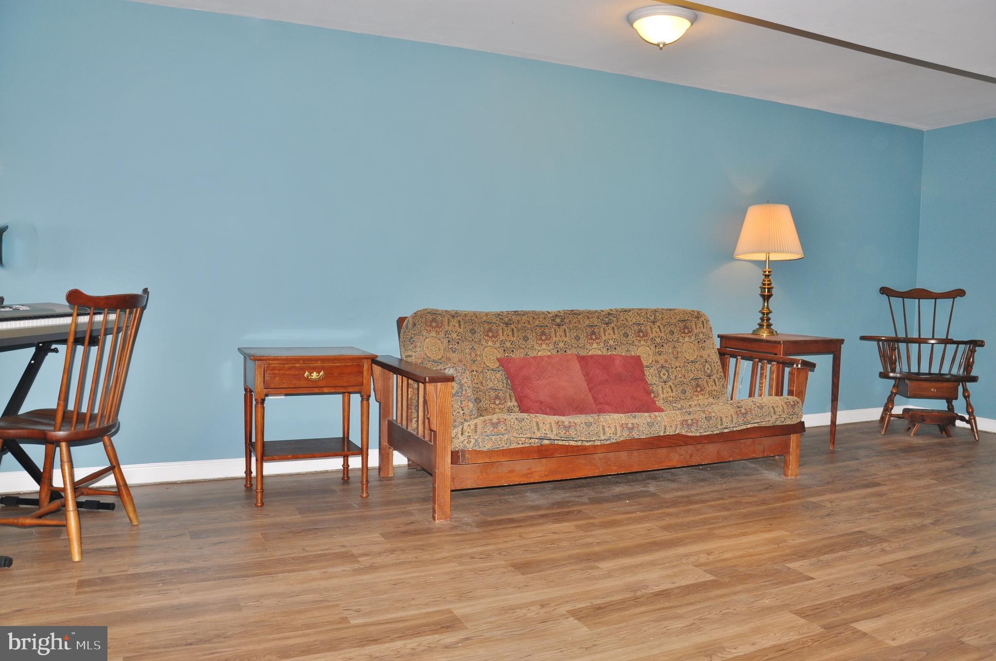 913 Cromwell Bridge Road Towson, MD 21286 - Photo 25 of 67 Family Room