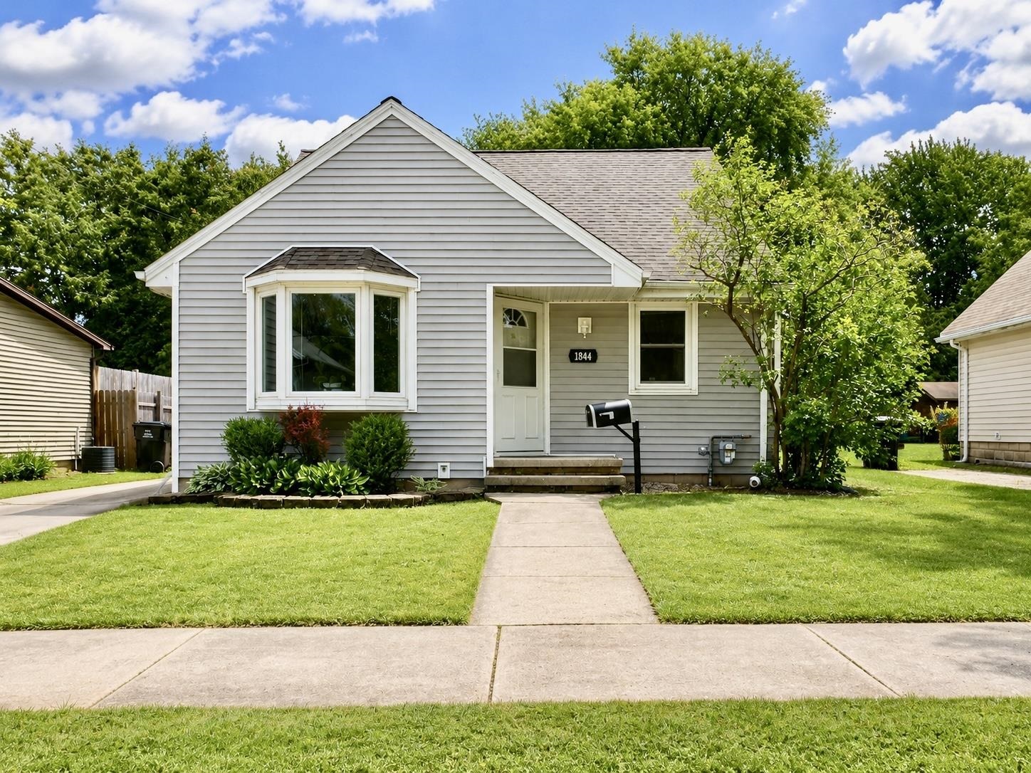 1844 South Jefferson Street Appleton, WI 54915 - Photo 1 of 32