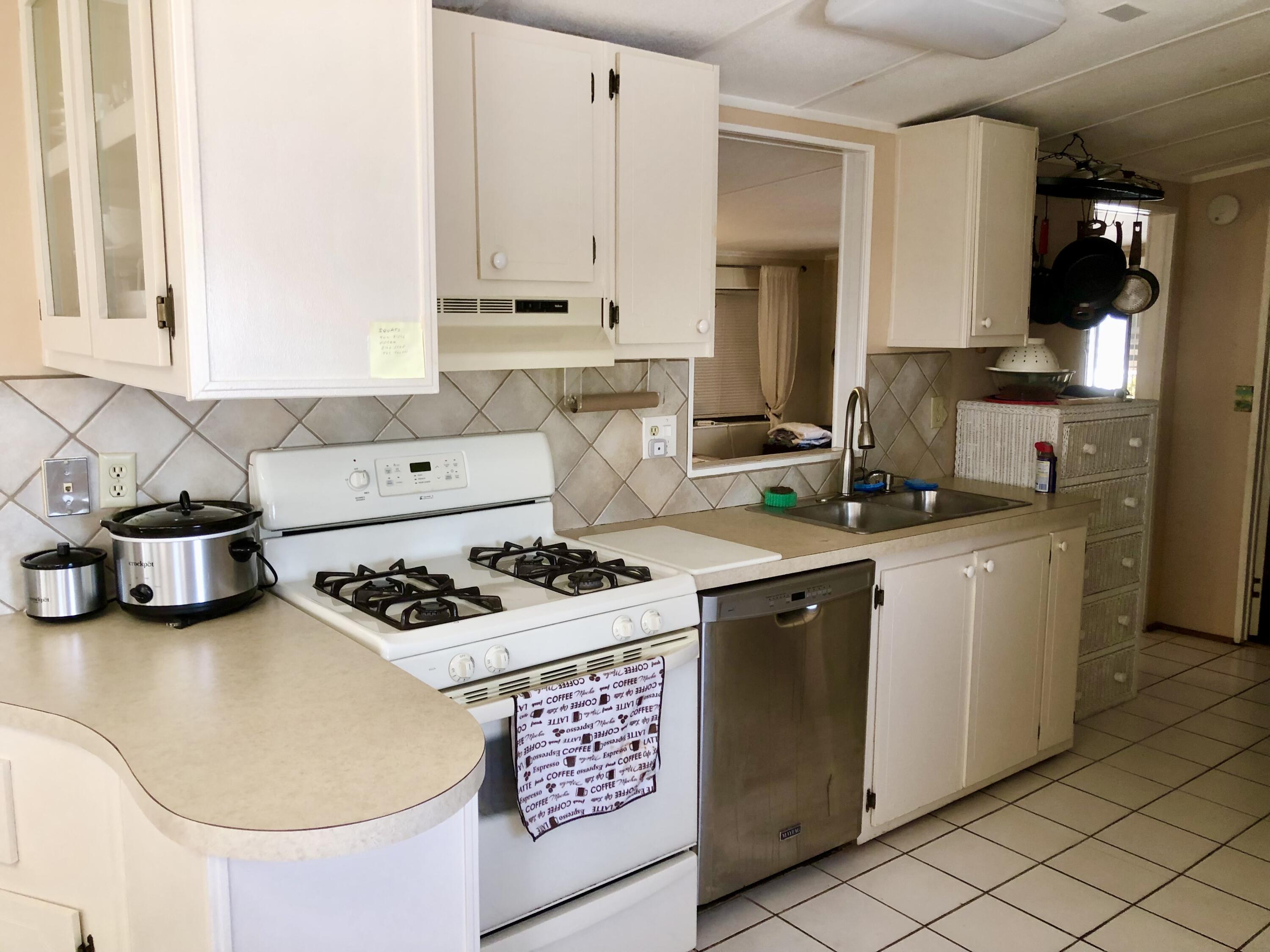 55 Boca Chica Road, Unit 32 Key West, FL 33040 - Photo 9 of 34 Kitchen