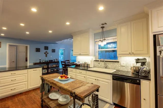 $888,777 | 3612 Granada Trail, Denton, TX 76205