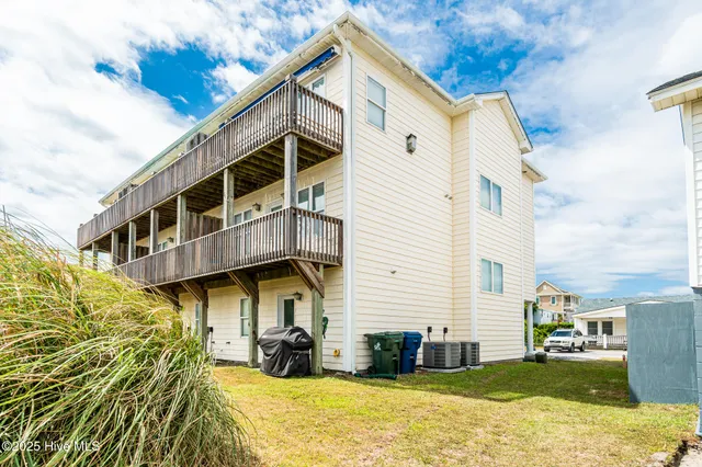 $3,200 | 202 Dobbs Street, Unit C, Atlantic Beach, NC 28512