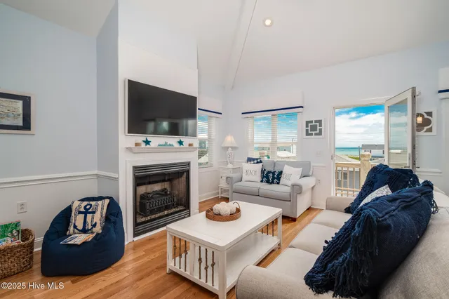 $3,200 | 202 Dobbs Street, Unit C, Atlantic Beach, NC 28512