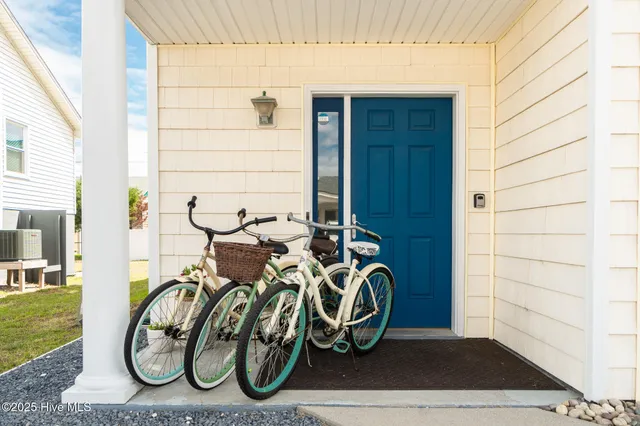 $3,200 | 202 Dobbs Street, Unit C, Atlantic Beach, NC 28512