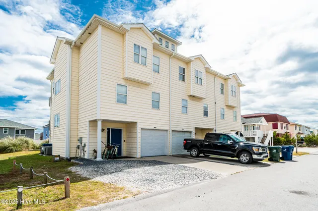$3,200 | 202 Dobbs Street, Unit C, Atlantic Beach, NC 28512