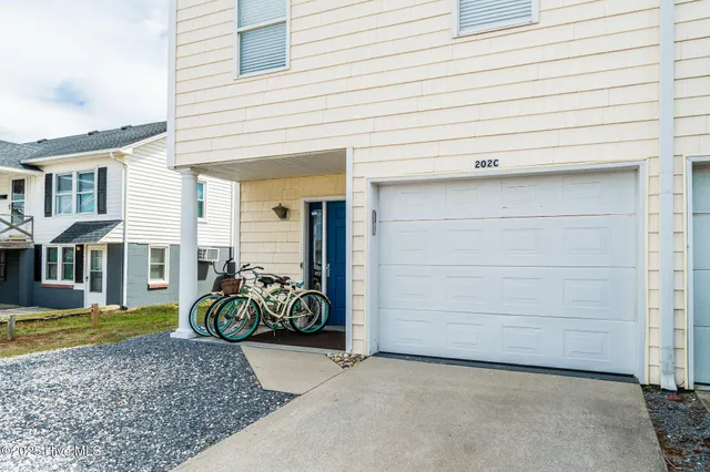$3,200 | 202 Dobbs Street, Unit C, Atlantic Beach, NC 28512