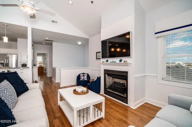 $3,200 | 202 Dobbs Street, Unit C, Atlantic Beach, NC 28512