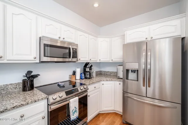 $3,200 | 202 Dobbs Street, Unit C, Atlantic Beach, NC 28512