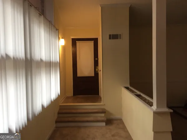 a view of empty room with window