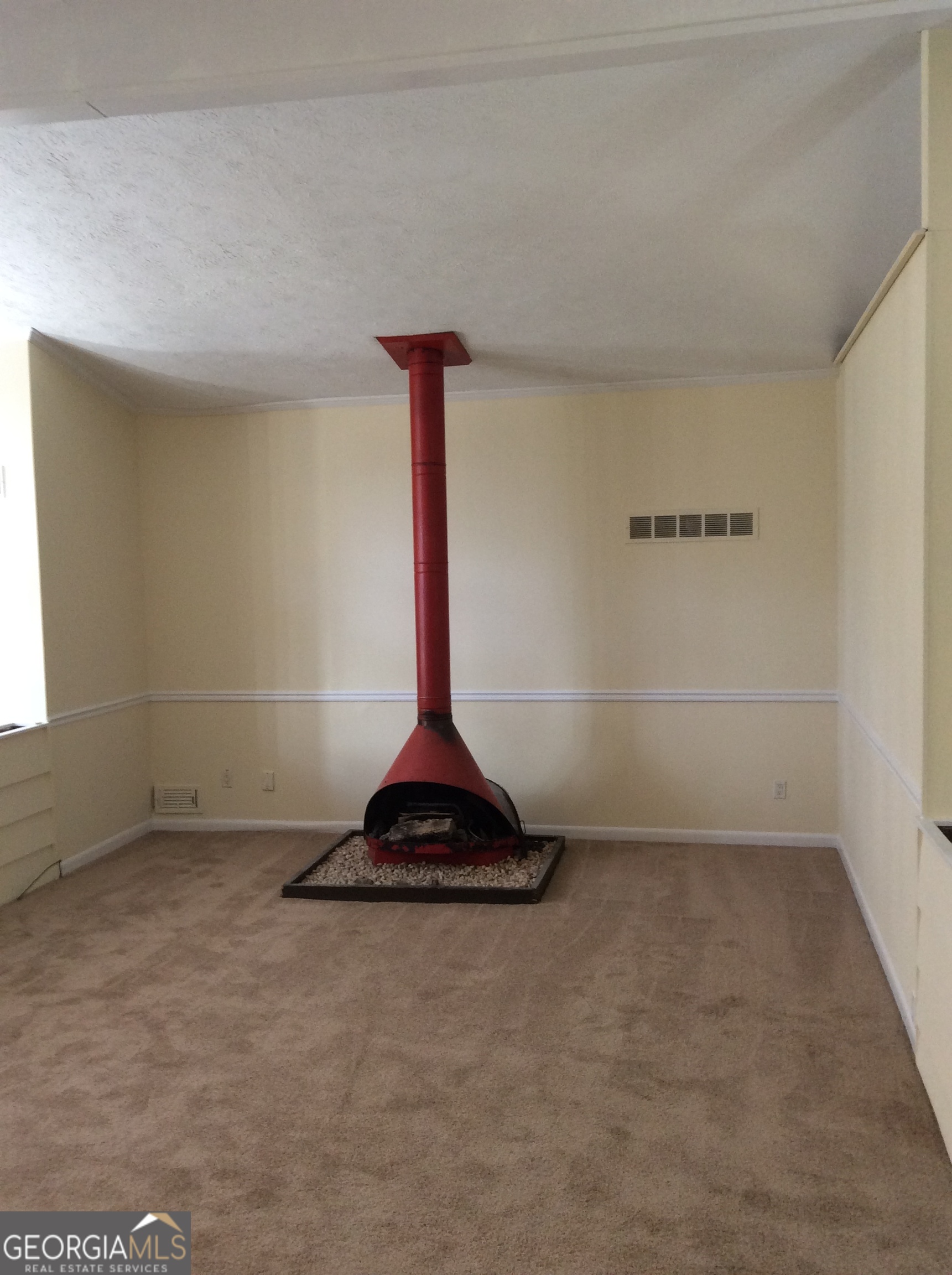 5022 Rock Springs Road Lithonia, GA 30038 - Photo 5 of 35 a view of a room with equipment