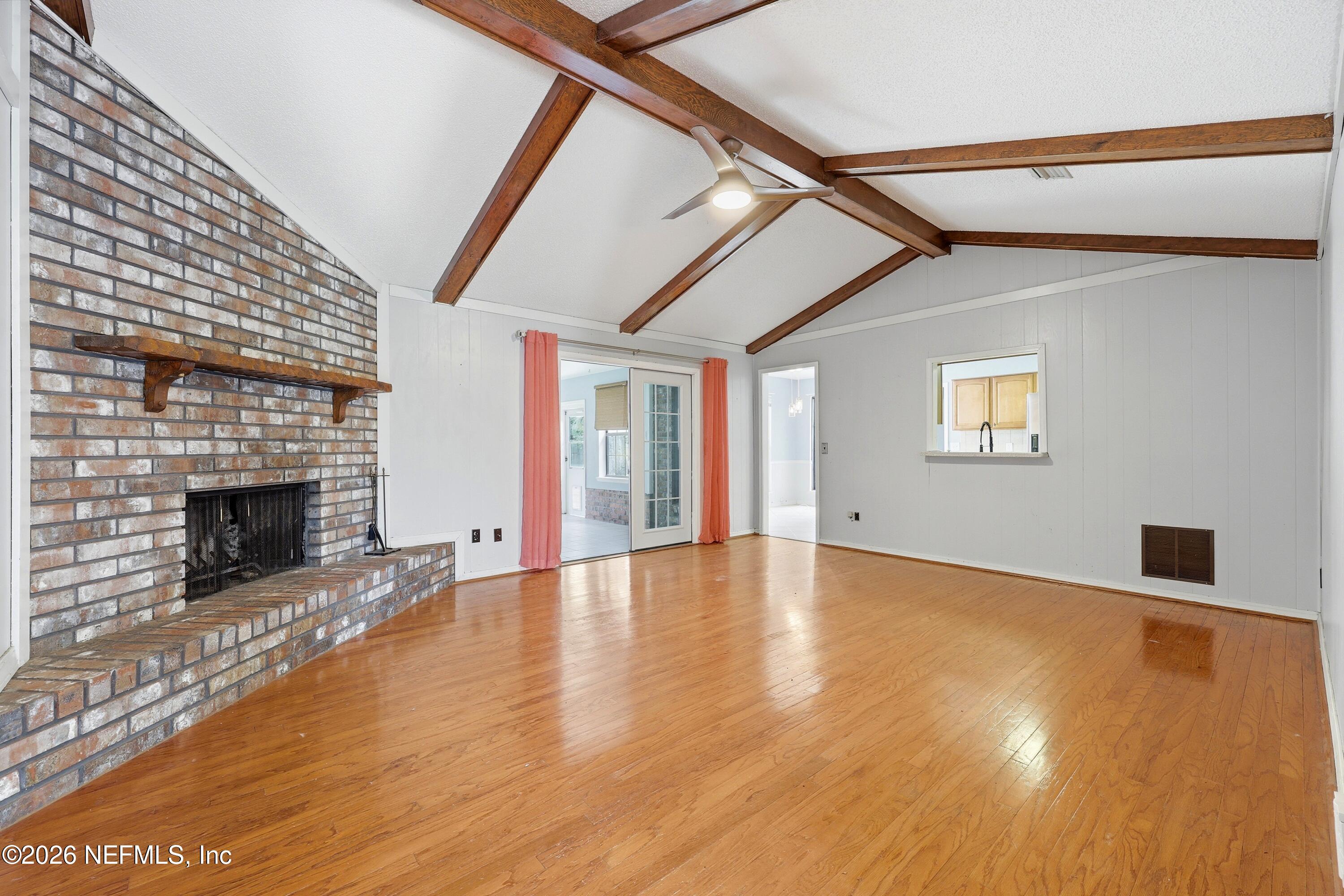 346 Foxridge Road Orange Park, FL 32065 - Photo 2 of 32 Spacious living area