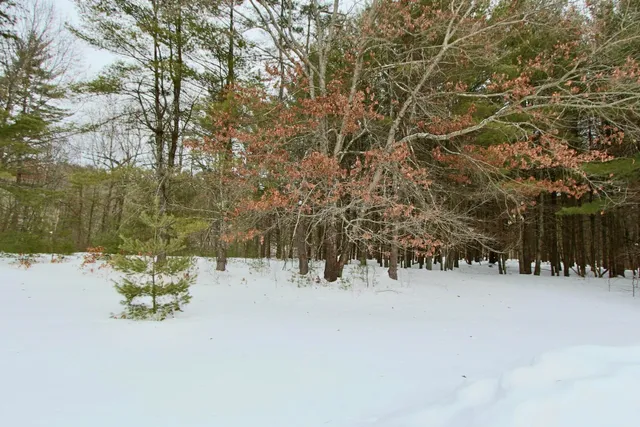 $975,000 | 101 Page Road, Litchfield, NH 03052