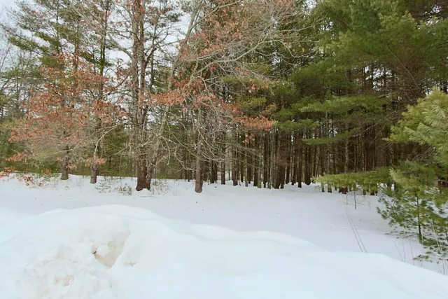 $975,000 | 101 Page Road, Litchfield, NH 03052