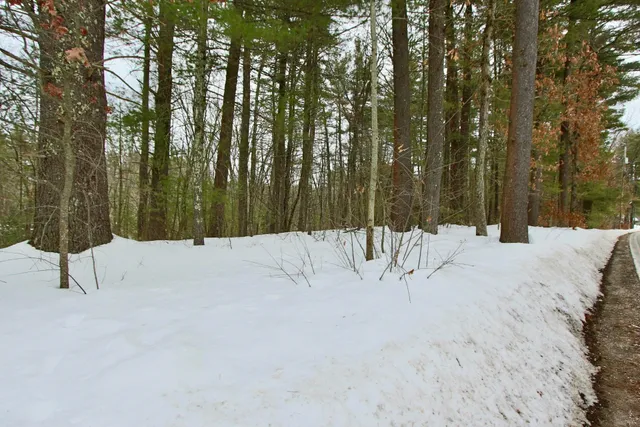 $975,000 | 101 Page Road, Litchfield, NH 03052