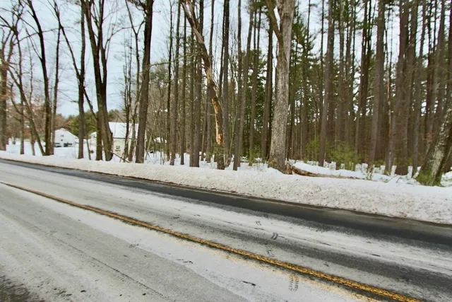 $975,000 | 101 Page Road, Litchfield, NH 03052