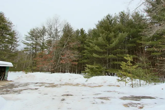 $975,000 | 101 Page Road, Litchfield, NH 03052