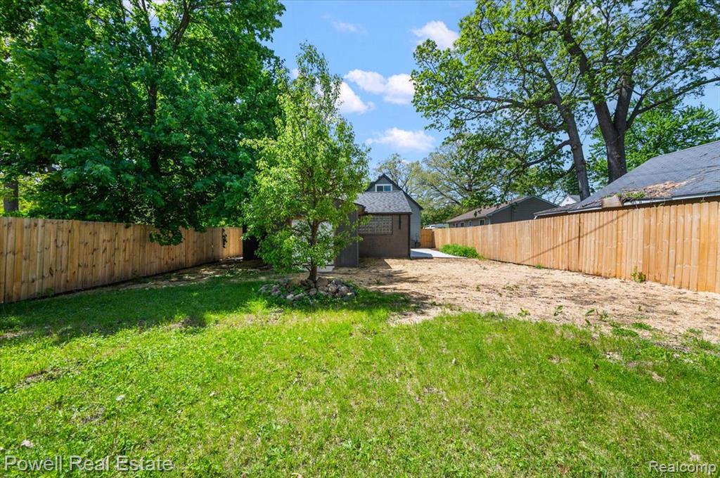 6837 Hatchery Road Waterford, MI 48327 - Photo 7 of 56