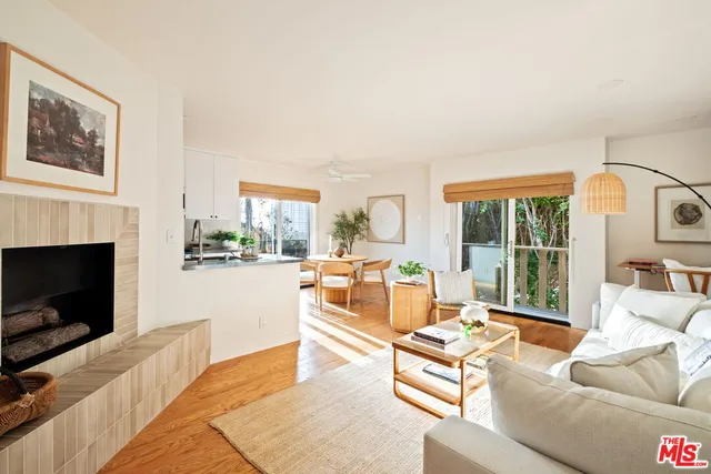 $965,000 | 302 Ashland Avenue, Unit 201, Santa Monica, CA 90405