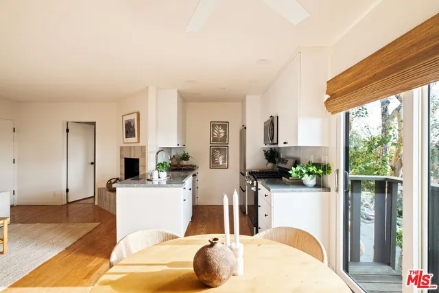 $965,000 | 302 Ashland Avenue, Unit 201, Santa Monica, CA 90405