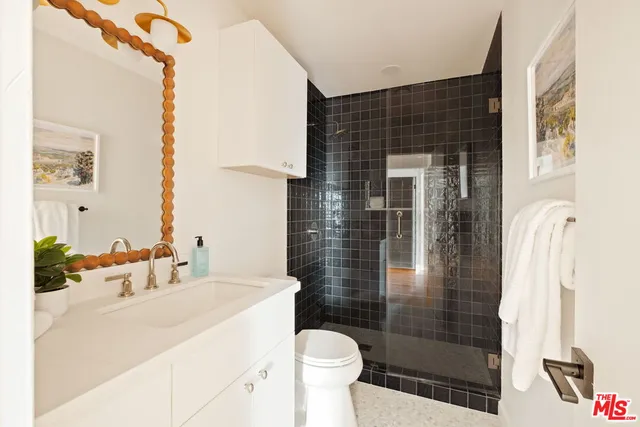 $965,000 | 302 Ashland Avenue, Unit 201, Santa Monica, CA 90405