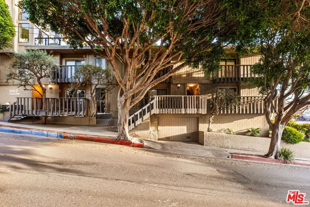 $965,000 | 302 Ashland Avenue, Unit 201, Santa Monica, CA 90405