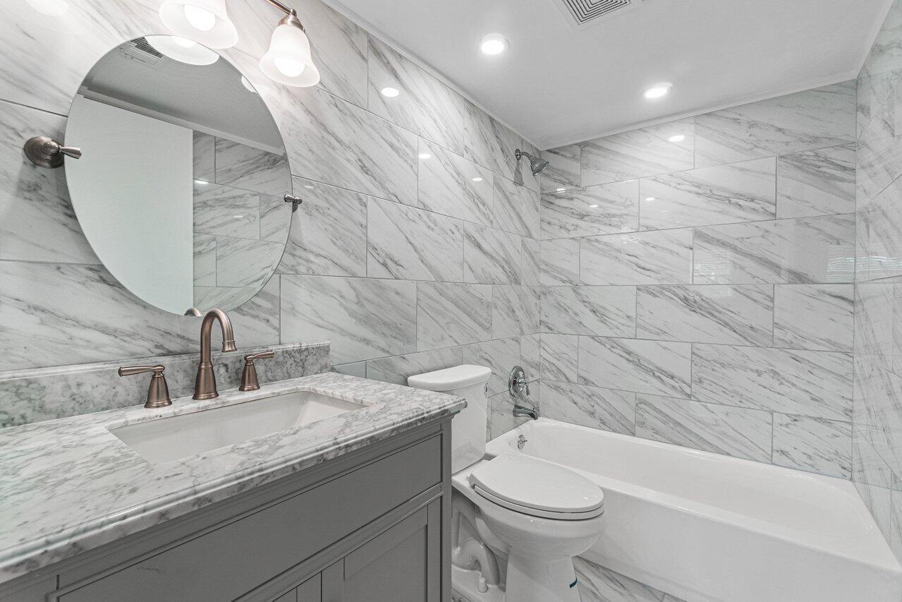 2945 Southwest 22nd Avenue, Unit 2070 Delray Beach, FL 33445 - Photo 12 of 29 021-2945Southwest22ndAvenue-DelrayBeach-