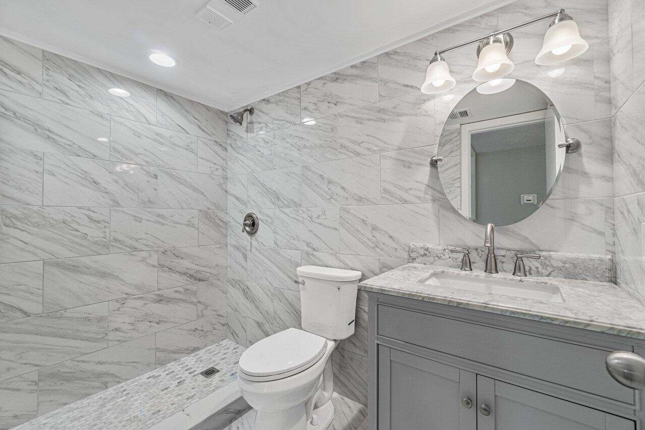 2945 Southwest 22nd Avenue, Unit 2070 Delray Beach, FL 33445 - Photo 7 of 29 006-2945Southwest22ndAvenue-DelrayBeach-