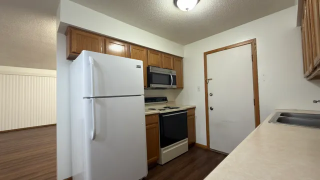 $1,900 | 7305 West 157th Street, Unit 3D, Orland Park, IL 60462