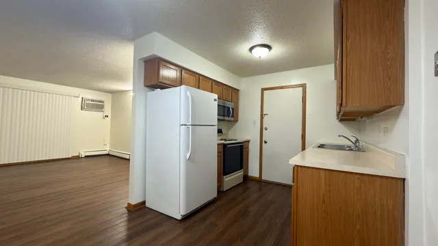 $1,900 | 7305 West 157th Street, Unit 3D, Orland Park, IL 60462