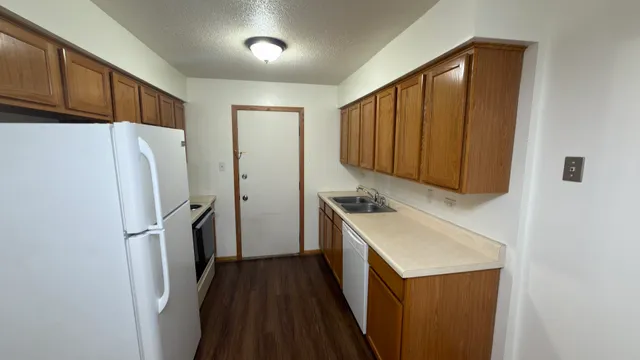 $1,900 | 7305 West 157th Street, Unit 3D, Orland Park, IL 60462